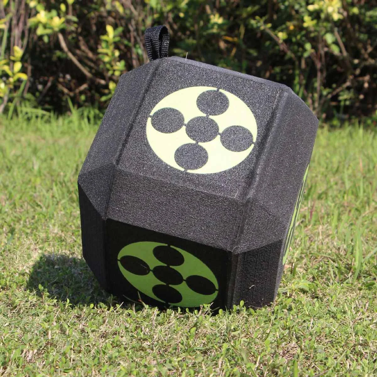

Big 3D Cube Reusable Archery Target Shooting Hunting Bow Suit Compound Recurve Bow Hunting Target for All Arrow Types 23X23X23cm