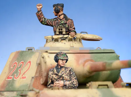 1/35 Resin Figure Model Kits WW2  GERMAN Panzer Commander Set Unassembled unpainted