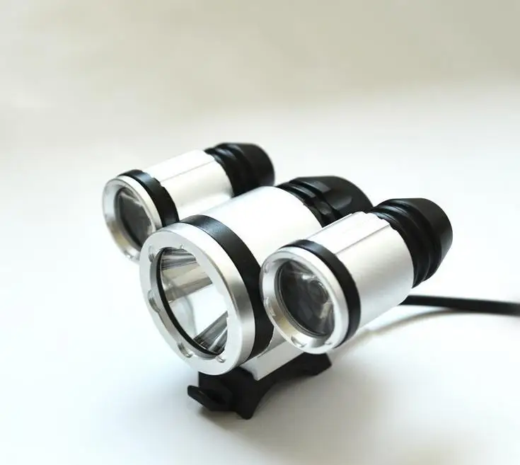 

Three Lamp CREE XML-T6 Professional Level LED 3000lm Bicycle Headlights