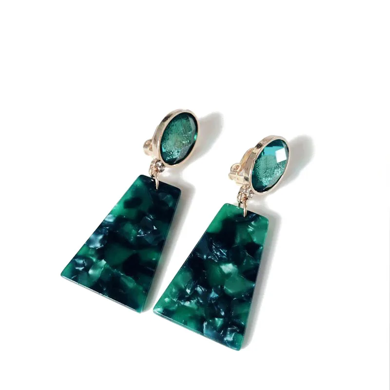 

Free Shipping New Design Geometric Resin Yellow Green Lightweight Sweet Clip Earring