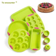 

Silicone Baking Round Cake Molds Tiramisu Toast Pans 12 Cup Muffin Cupcake Mold Donuts Pans with 36pcs Muffin Cupcake Mold Sets