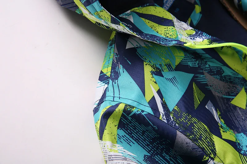 4683215102_2041753634