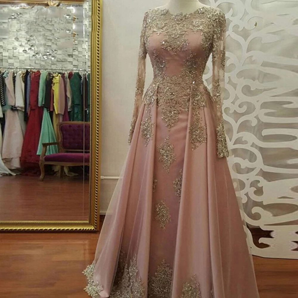 US $20.20 20% OFFElegante Lange Ballkleider Rosa Gold Spitze Vestido de Formatura Muslimischen Abendkleid Langarm 20 Formale Abend partei