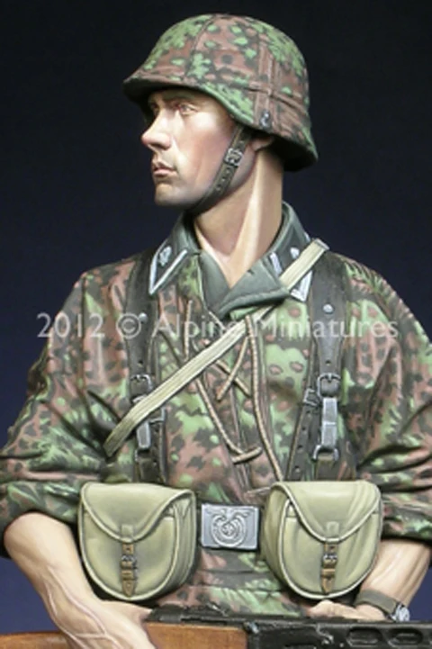 

Crazy King1/16 resin figure soldier model World War II double-headed teacher GK white model hand 176