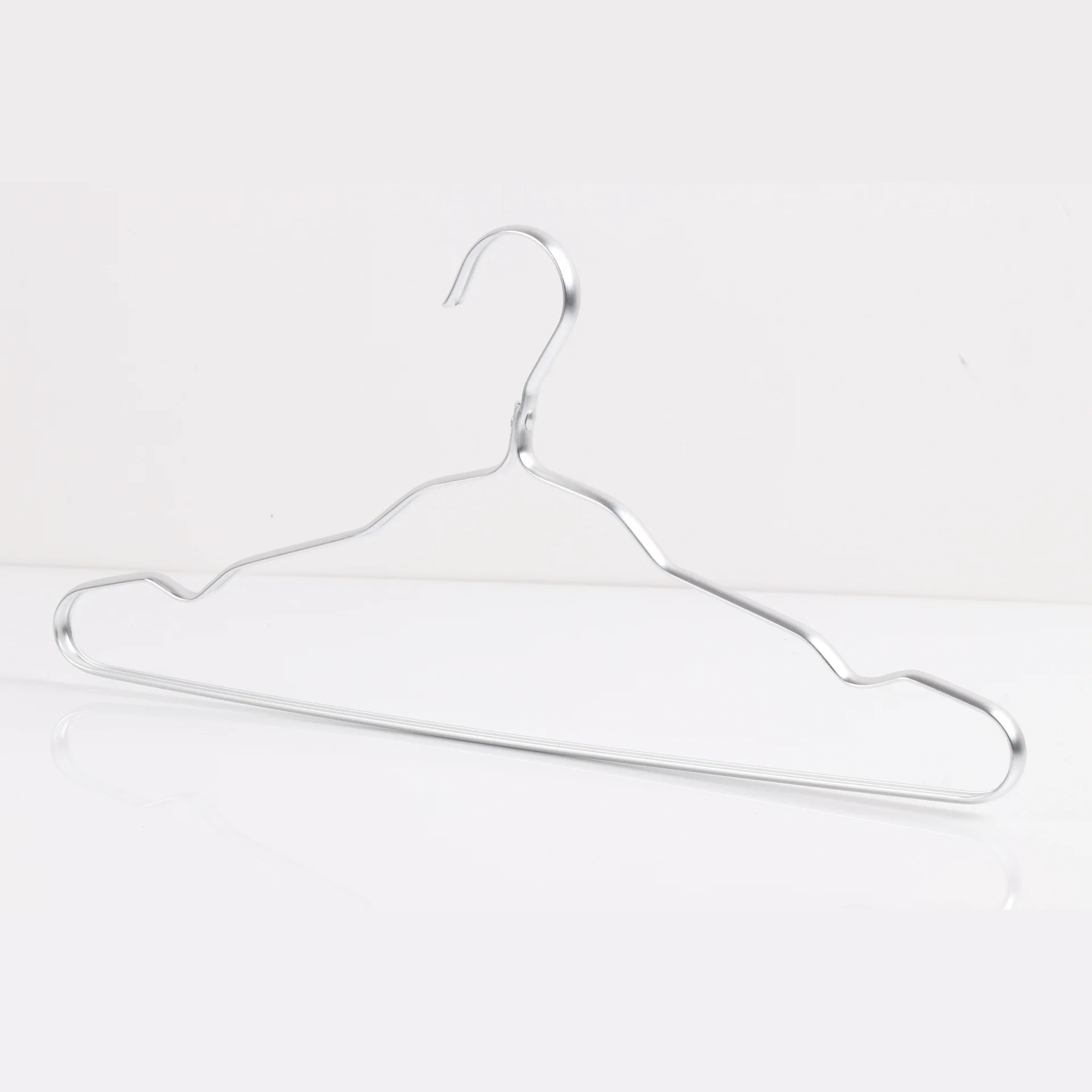 10 шт. Высокое качество алюминиевый сплав противоскользящая вешалка для одежды водостойкая ветрозащитная прочная металлическая вешалка для рубашек 42 см - Цвет: Silver