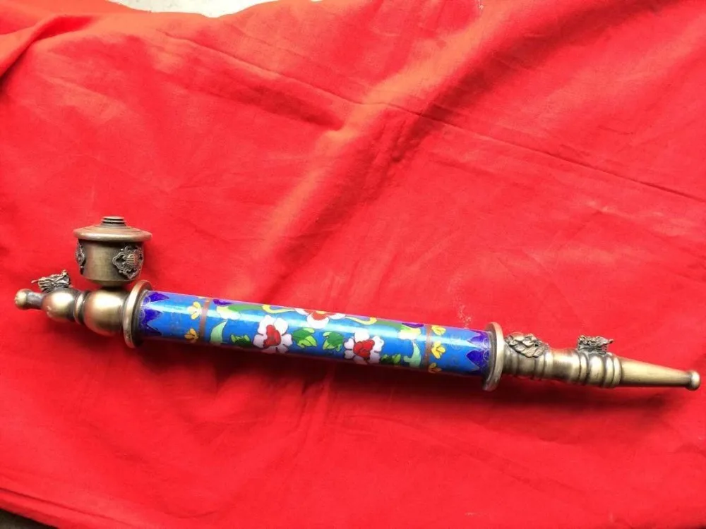 

antique In ancient China with the design of pipe