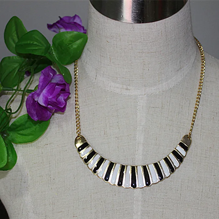 

Classic romantic girl wholesale fashion leisure zebra necklace! Free shipping!