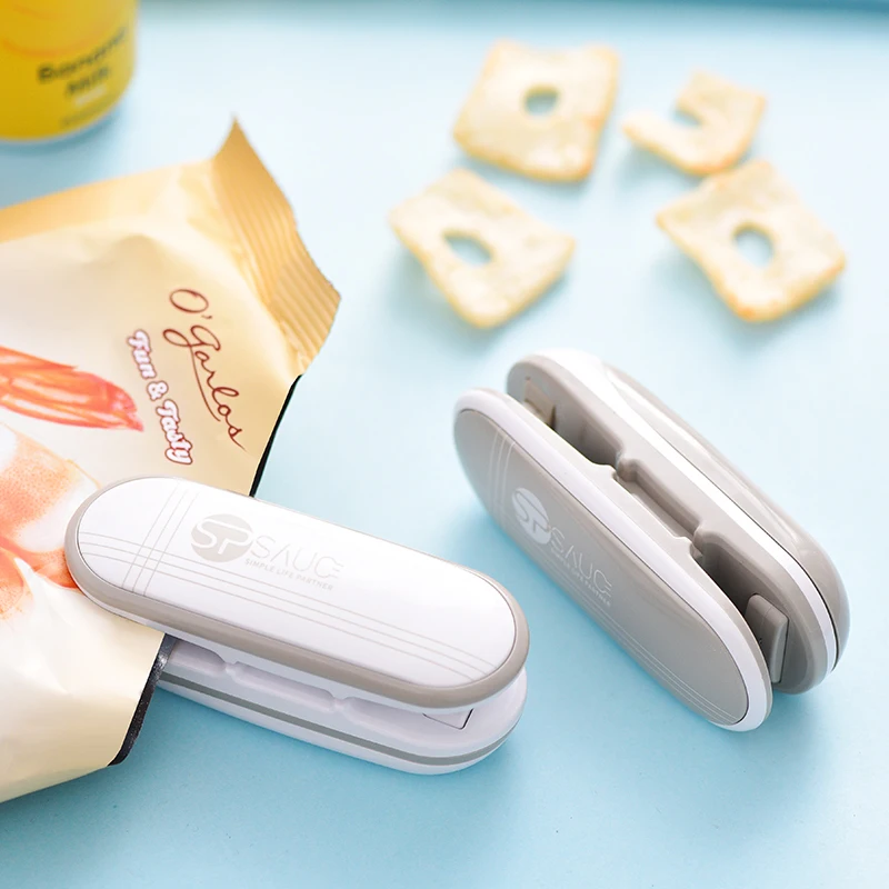 

Household Hand Pressure Mini Portable Sealer Zero Food Plastic Packaging Bag Small Vacuum Sealer Practical and Convenient