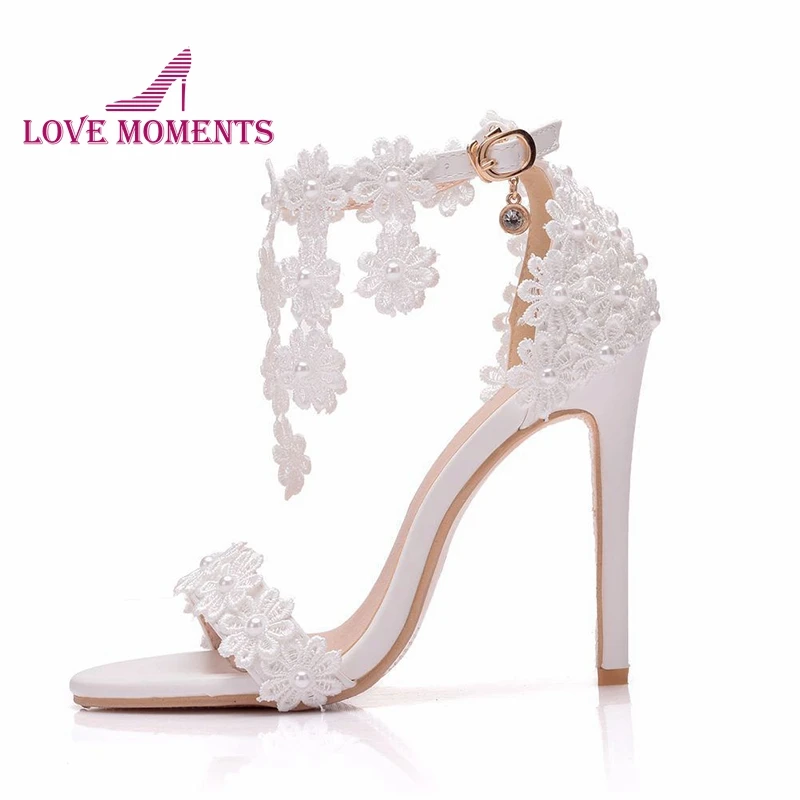Свадебные туфли ручной работы с белыми кружевами и цветком, Летние Босоножки с открытым носком и ремешками на щиколотке, белые туфли для подружки невесты на тонком каблуке 4 дюйма