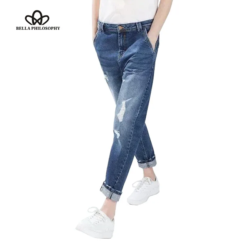 

2017 spring latest ladies high waist loose style boyfriend jeans in vintage wash with ripped knee real photo
