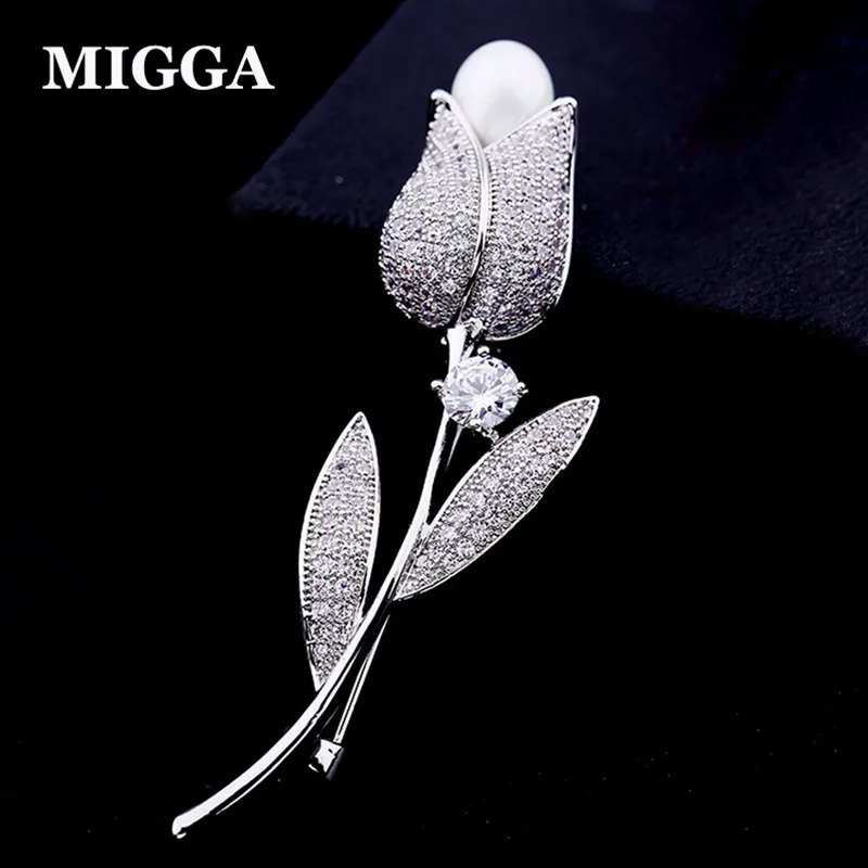 

MIGGA Delicate Shining Flower Imitation Pearl Brooch Pins Zircon Dress Christmas Brooches for Women