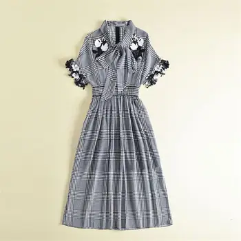 

Women Dresses 2018 High Quality Runway Summer Bow Neck Short Sleeve Applique Embroidery Plaid Lady Dress DX0678