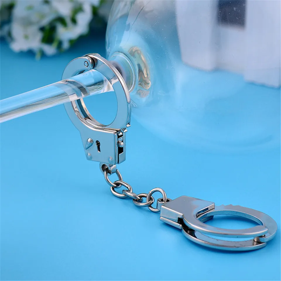 Fashion Metal Keychain Hot Sale Key Holder Simulation Handcuffs model Car Key Chain Key Ring For Best Gift jewelry (8)
