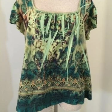 Susan Lawrence blouse size L large knit top green floral short sleeve box neck (3)