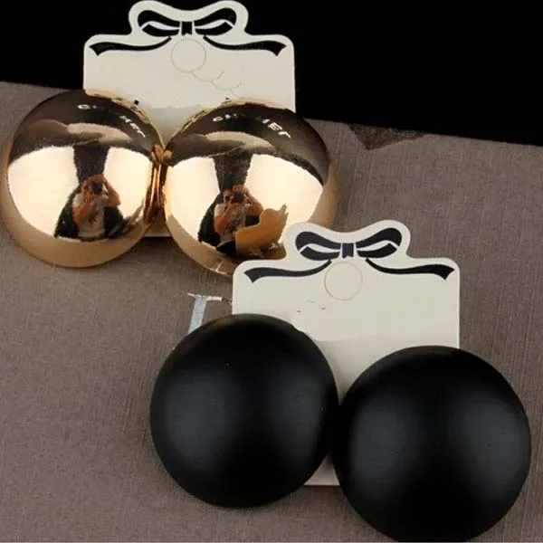 

New Fashion Women stud earrings exaggerated Gold Big Large Round Stud Earrings Vintage punk hip hop light stud earrings