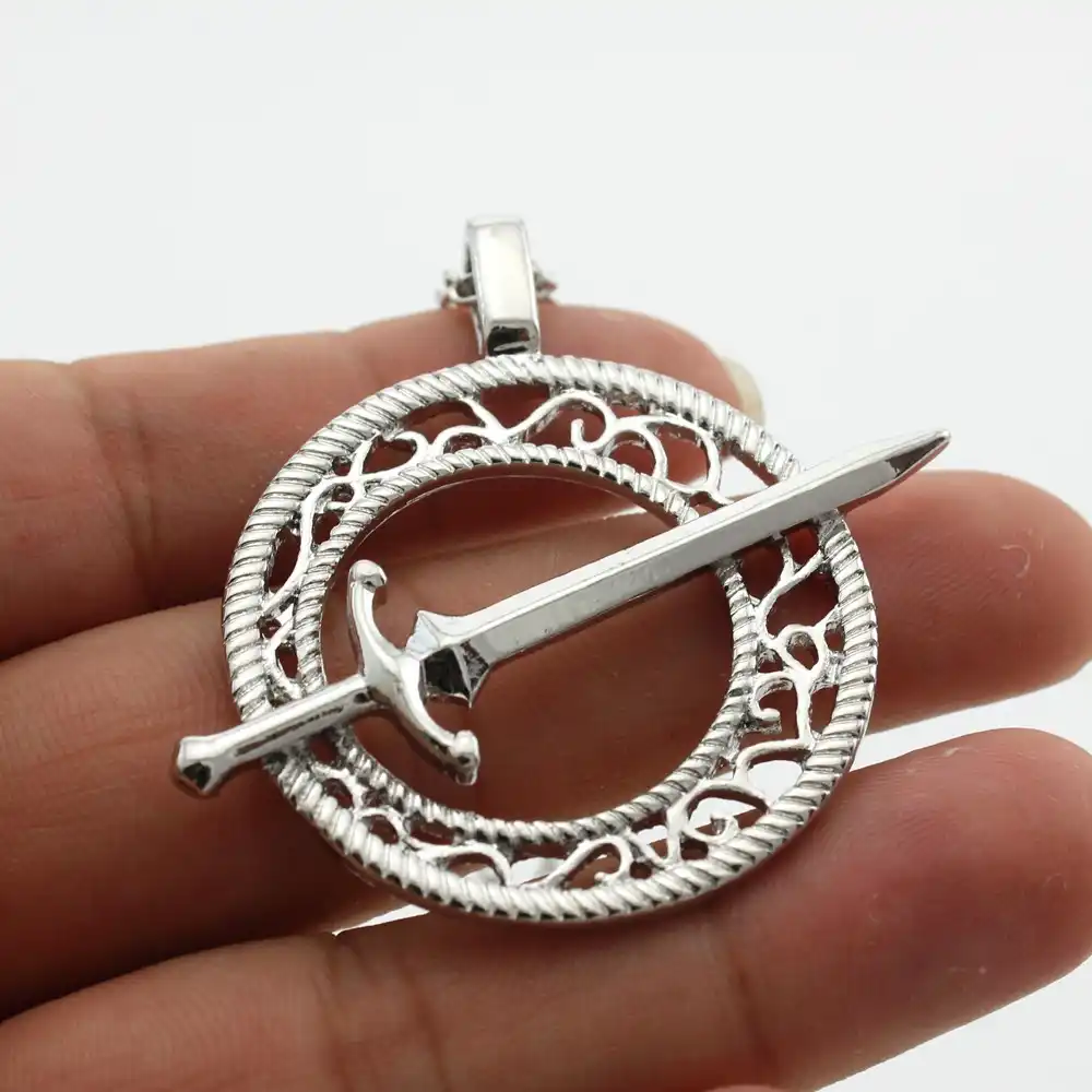 Sword pendant Dark Souls III Blade of the Darkmoon Pendant Dark Souls 3