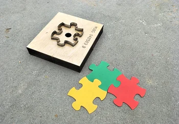 

Japan Steel Blade Wooden Rule Metal Die Jigsaw puzzle Leather Craft Cut Knife Mould Leather Punch Crafts Kraft Tool 55x45mm