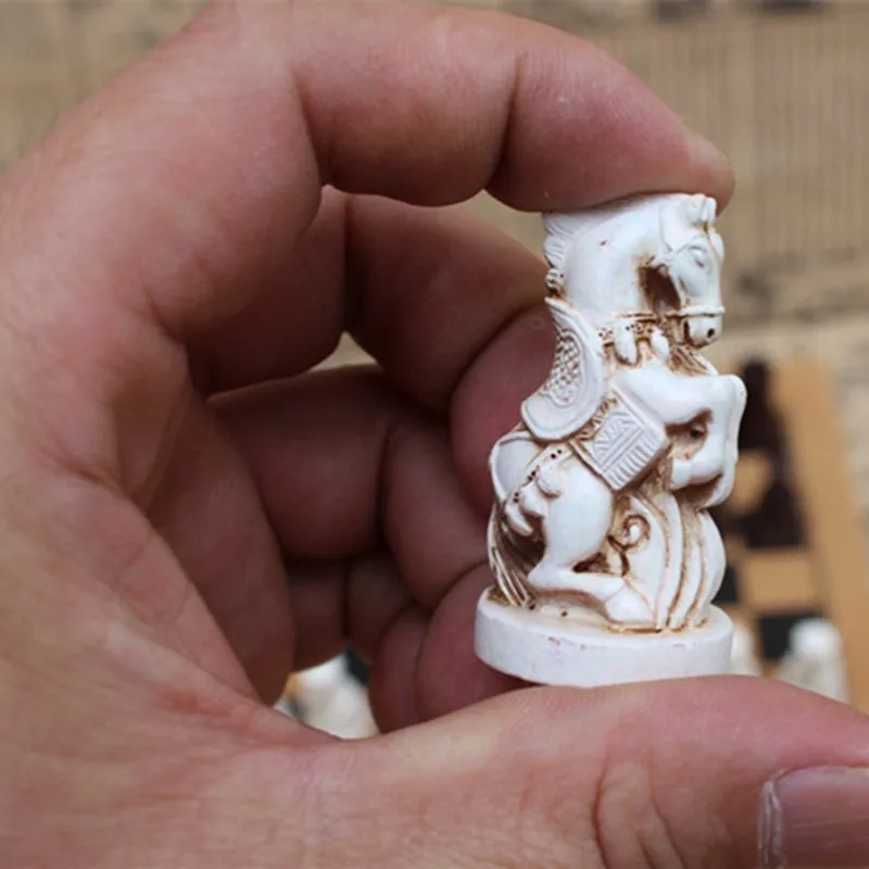 Yernea Antique Chess Medium Chess Piece Chess Board Resin Lifelike Pieces Characters Cartoon Entertainment Gifts - Image 3