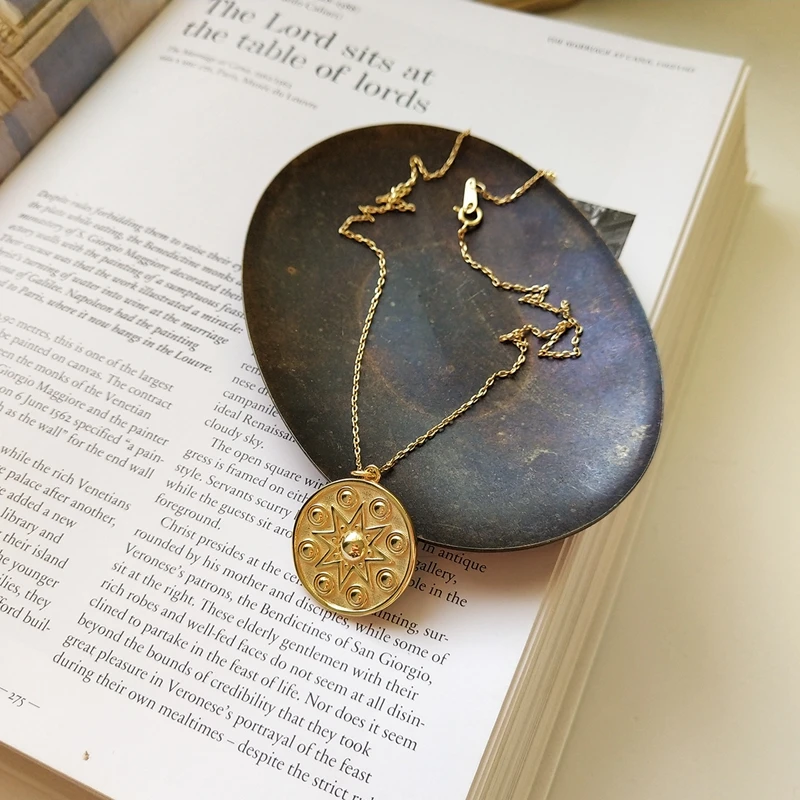

LouLeur 925 sterling silver sun flower pendant necklace gold fashion geometry round card pattern necklace for women fine jewelry