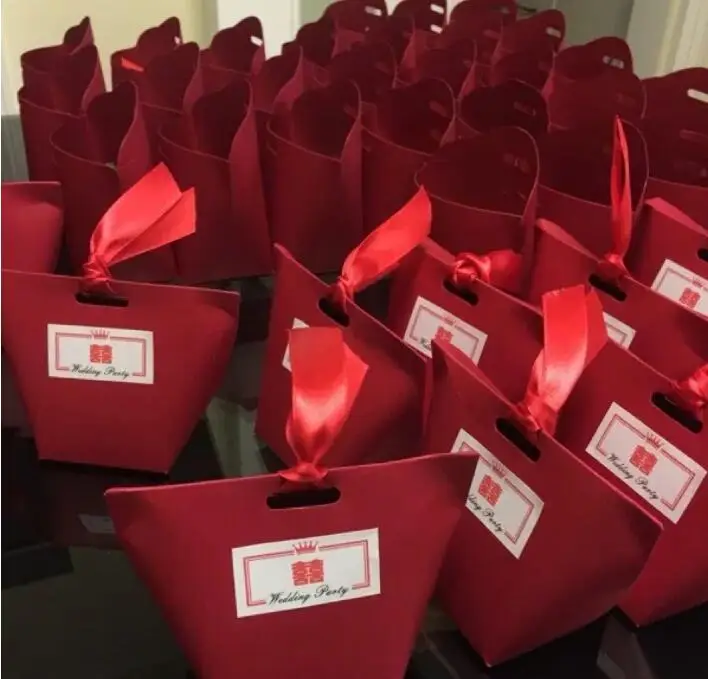 Creative T-type Wedding Favor Box Candy Box Gift Boxes Event & Party Supplies Red Candy Boxes with Ribbon Favor Holders  4