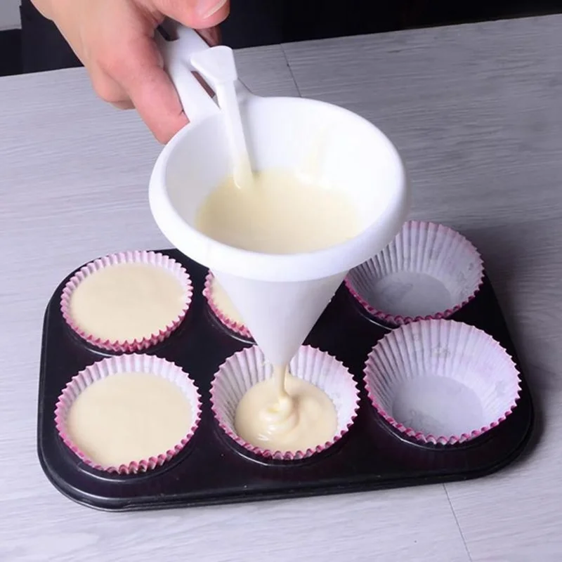

Hoomall 1Pcs Kitchen DIY Convenient Chocolate Candy Icing Funnel Mold White Foodgrade Plastic Pancake Cream Batter Dispenser
