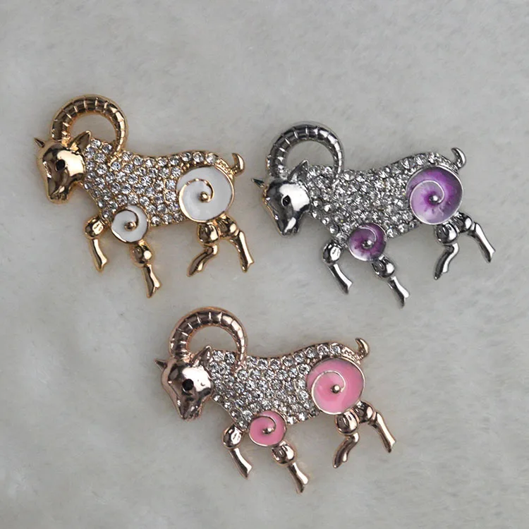 

2019 New Fashion sheep Brooches for women Suit Rhinestone Brooch three Colors Classic sheep Broche shijab pins X1649