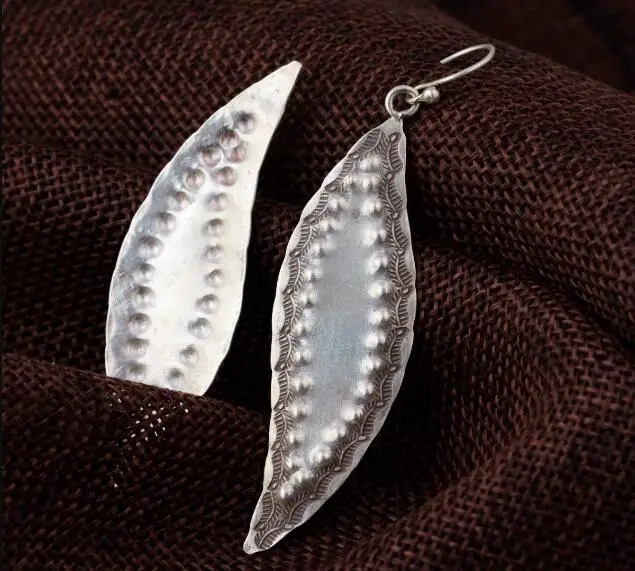 silver-earrings019e