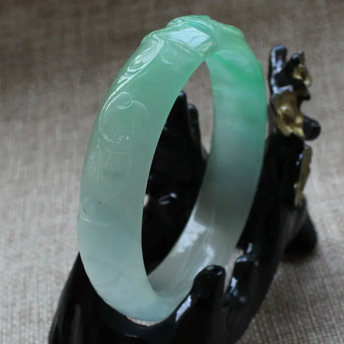 

5687 Vintage Chinese Hand-carved Emerald Green stoneite stone Bracelet Bangle 59mm