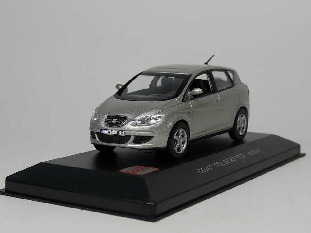 

ixo 1:43 Seat Toledo TDI 2004 Diecast model car