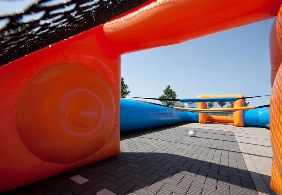 inflatable-human-table-soccer-blue-orange-2-940x652