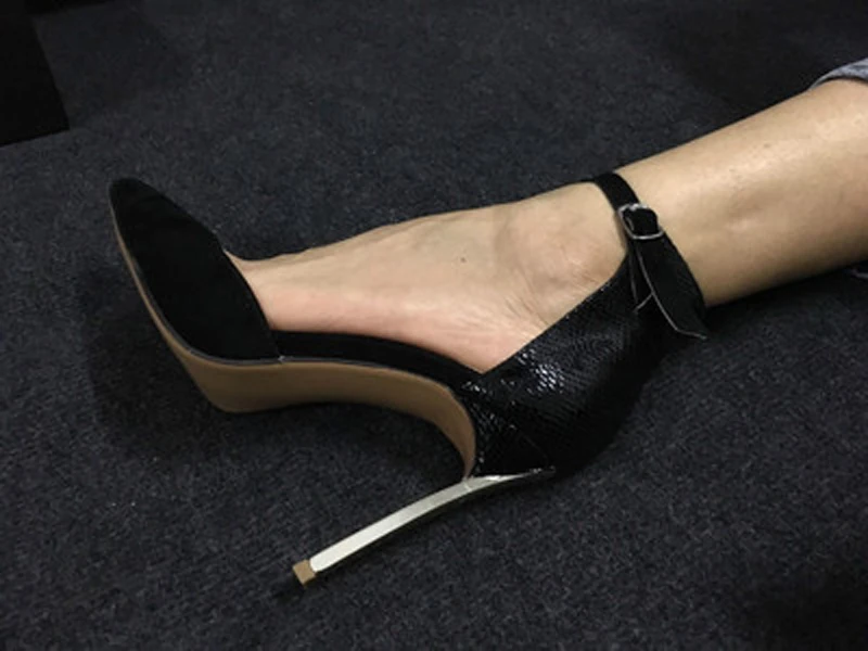 Новые летние женские туфли из змеиной замши, лоскутные туфли на высоком толстом каблуке, пикантные туфли-лодочки с острым носком и пряжкой