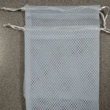 100 шт 7*9 см Сетка Подарочный кисет для ювелирных изделий drawstring подарок полиэфирная Сетчатая Сумка