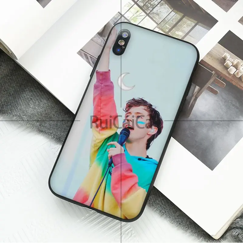 TRXYE Leave this blue neighbourhood