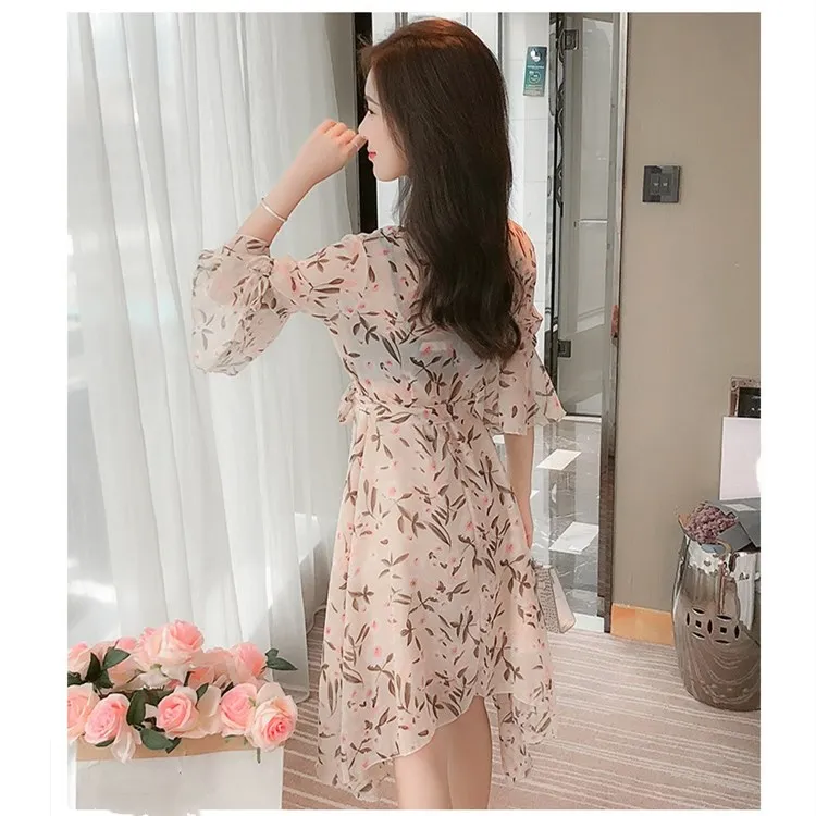 

2019 High Quality Autumn Flare Sleeve Beach Dresses Women V-Neck Asymmetrical Dress Casual Belt Floral Print Midi Dresses