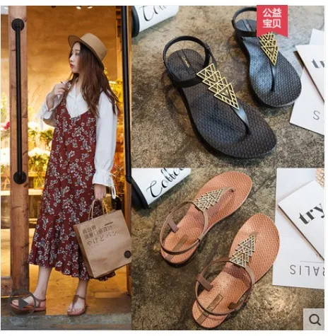 

Summer women's sandals flat bottom soft bottom 2019 new Korean web celebrity with the same clip-on toe Roman beach shoes