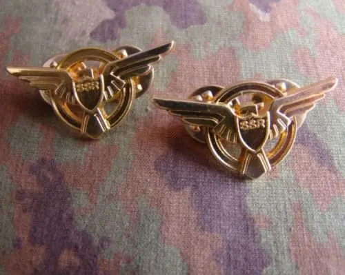 

STRATEGIC SCIENTIFIC RESERVE LAPEL SSR PIN CAPTAIN AMERICA AGENT CARTER PAIR OF