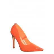 noelle_orange_angle