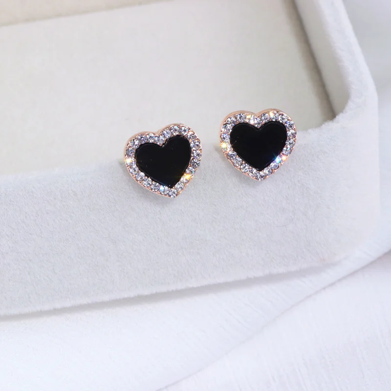 Новые корейские милые черные акриловые серьги-гвоздики в форме сердца для женщин, розовое золото, простые элегантные Кристальные серьги-гвоздики в форме сердца, ювелирные изделия