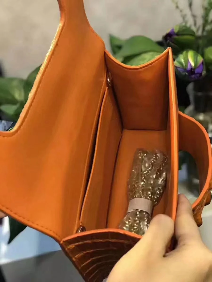 Рисунок 6 - Женский клатч с держателем для рук