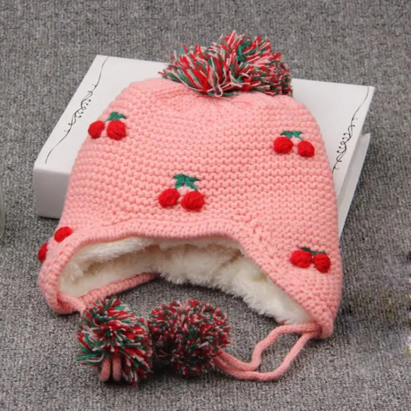 Pink Новые зимние Earflap супер теплый Шапки новорожденных Шапки младенческой мальчик Девушка ВИШНЯ Мех животных мяч трикотажные шапки дропшиппинг#30 - Цвет: Pink