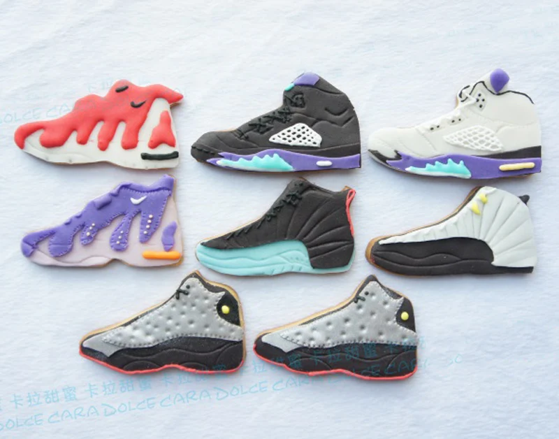 1pcs Sneakers Sport Shoes Moldes Metal Cookie Cutter patisserie reposteria Macaron Cupcake Fondant Cake Tool Kitchen Accessories