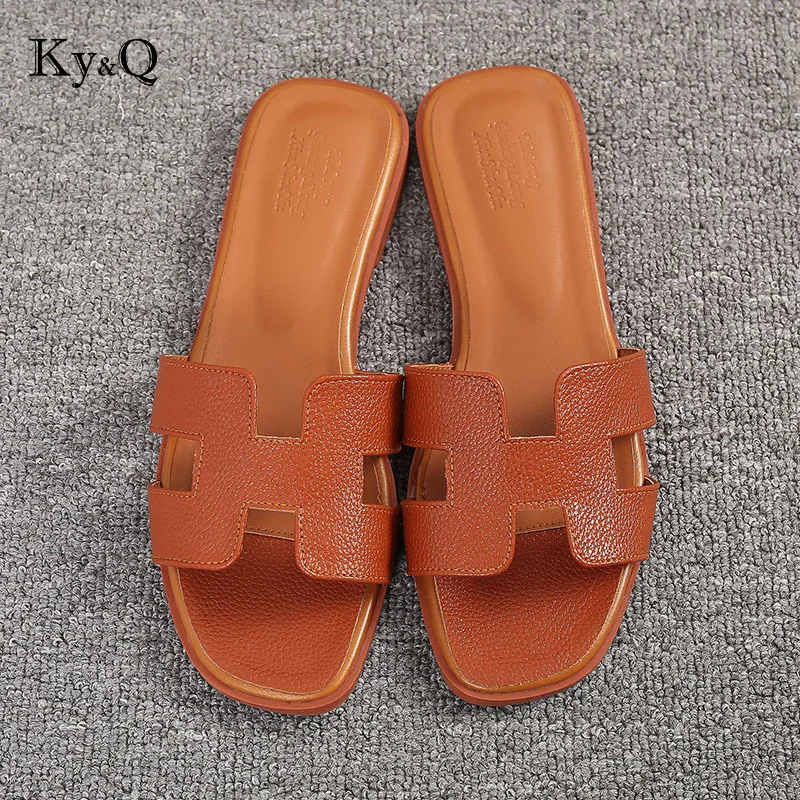 

Luxury brand new slippers cut out summer beach sandals Fashion women slides outdoor slippers indoor slip ons flip flops