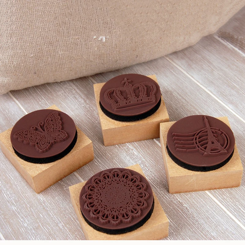 

1PCS Wooden Stamps Seal with 1pcs inkpad DIY Diary Albums Essential Drawing Tools Fun Children's favorite toys 4 Pattern F0