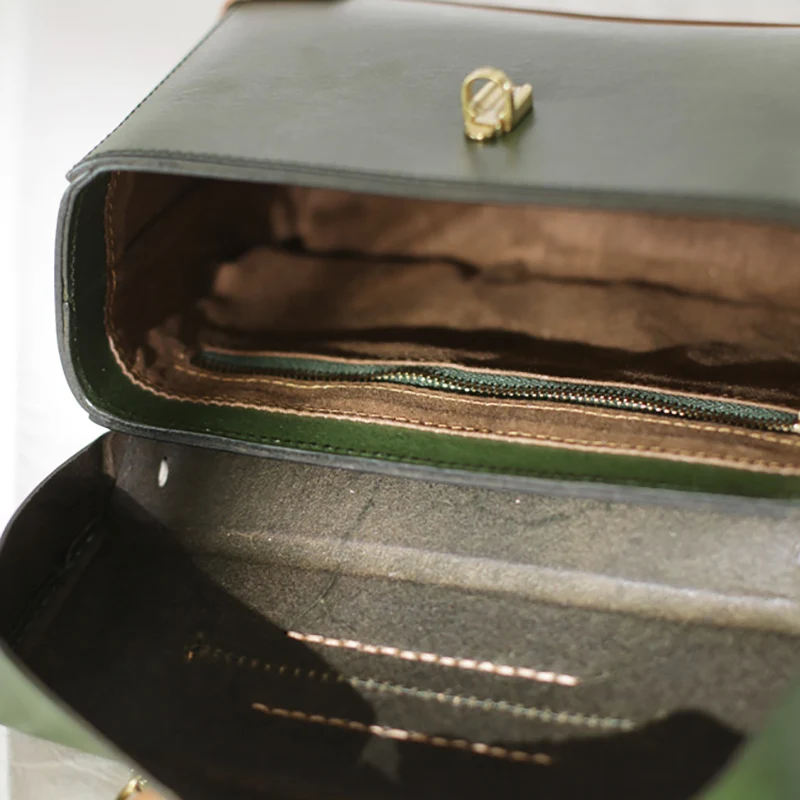 AETOO Single shoulder oblique strap buckle small square bag port wind retro shoulder bag simple hundred hand-held bean curd bag