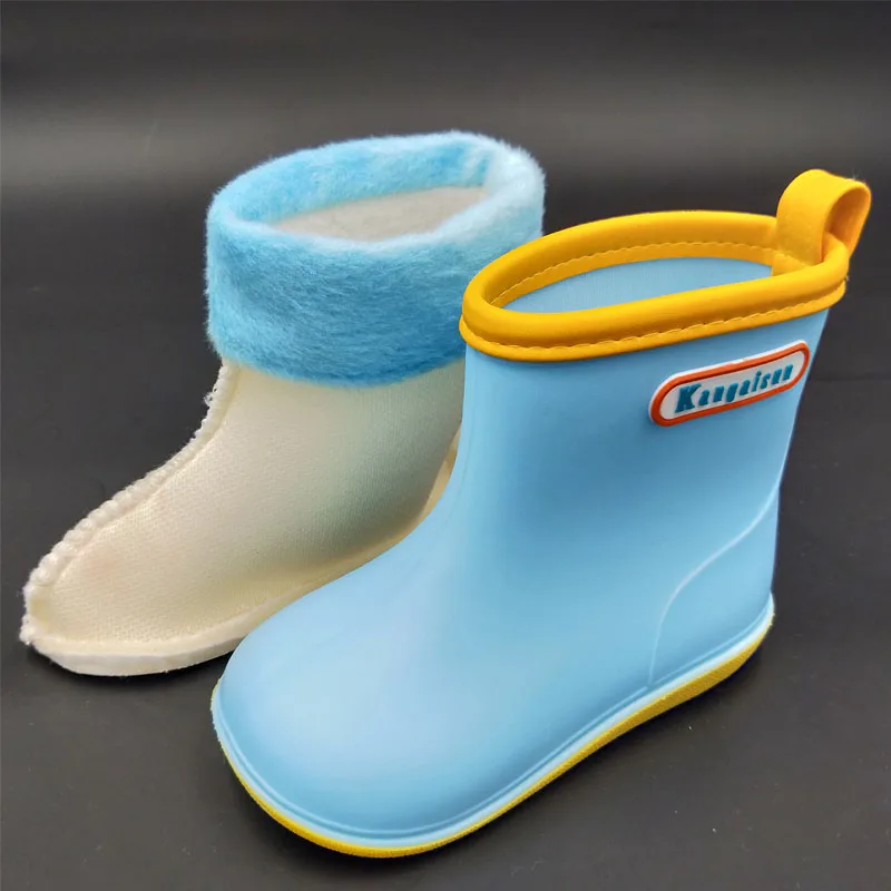 Дизайн; детские резиновые сапоги; нескользящие резиновые сапоги для маленьких девочек; Водонепроницаемая Обувь для мальчиков; детские резиновые сапоги со съемными теплыми носками