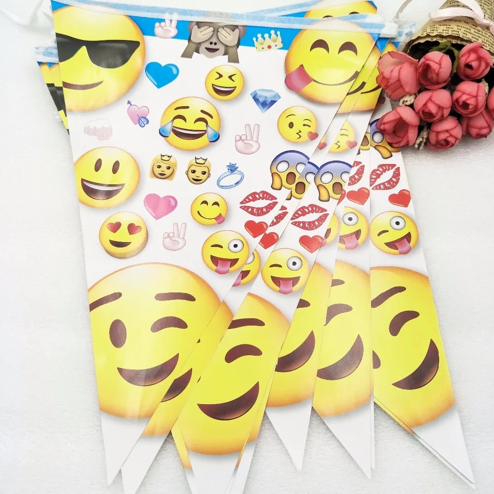 

1pc/bag Emoji Expression flag Cartoon Pennant Birthday Party New Year Supplies Home Decoration kids birthday party supplies