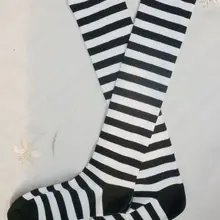 Хлопковые чулки в полоску; чулки выше колена; хлопок; сезон осень-зима; черные и белые чулки для девочек; 2 пара/лот