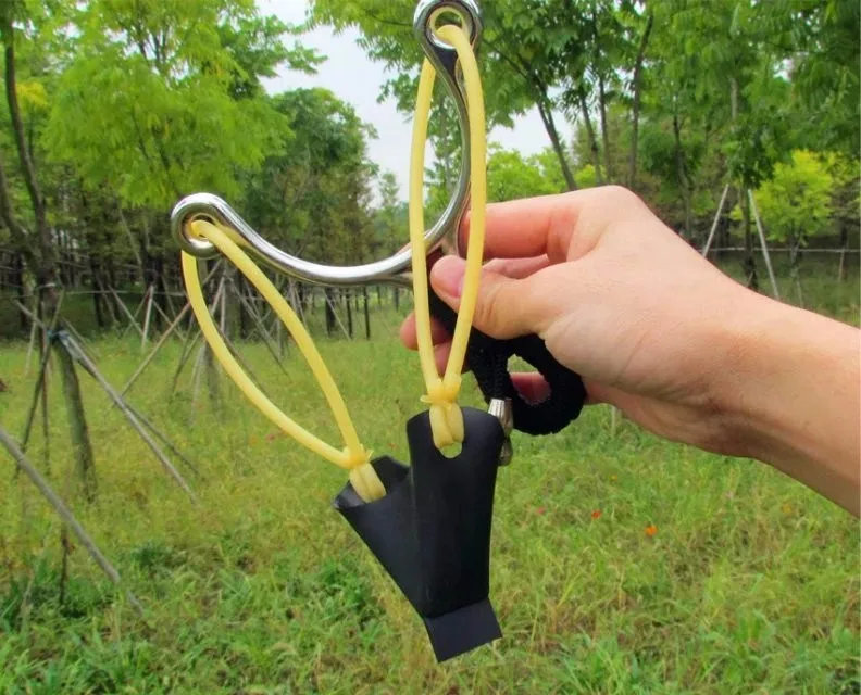 

Powerful Fishing Slingshot Catapult Stainless Steel Fishing Baits Casting Catapult slingshot Carp Fishing Tackle Outdoor Games