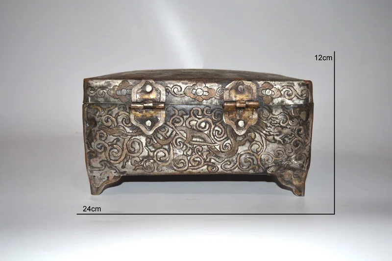 

Treasure box, Buddhist treasure box, silver, old Tibetan craftsmen, collectibles