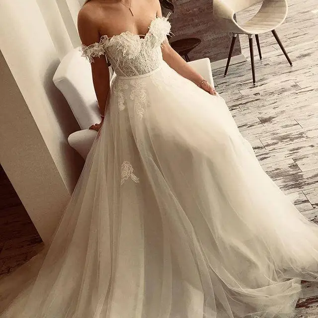 

2019 Boho Sweetheart Lace Wedding Dresses Feather Applique Off The Shoulder A Line Tulle Floor Length Chic Rustic Bridal Gown